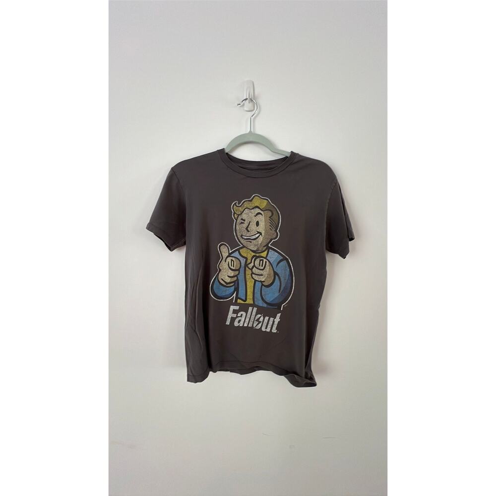 Gray Fallout graphic tee, small